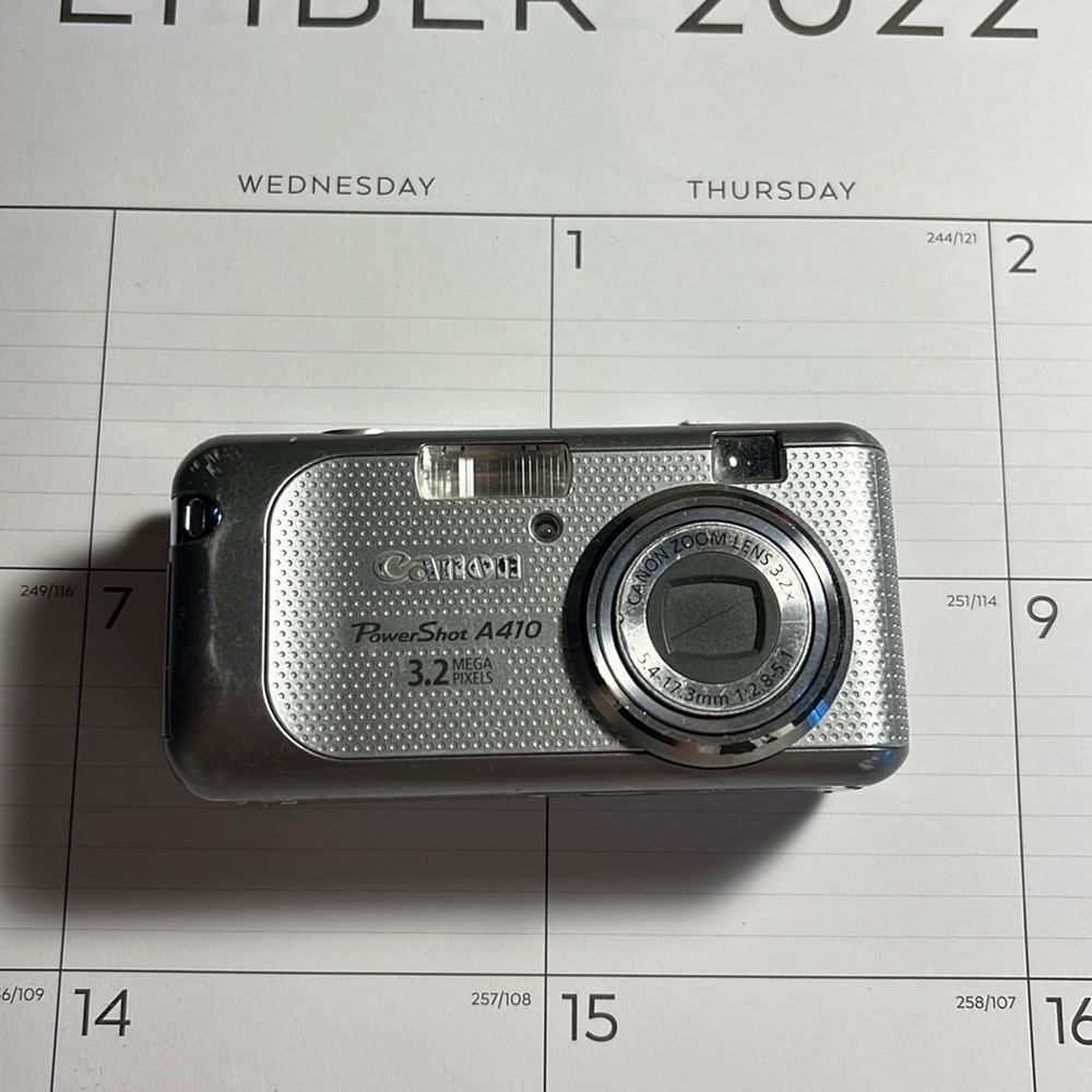 Canon Poweshot A410. Handheld camera.